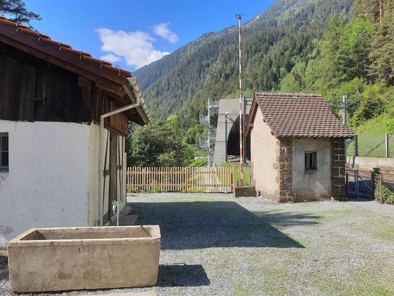 Villa Bahnwaerterhaus Eggwald Wassen Exterior foto